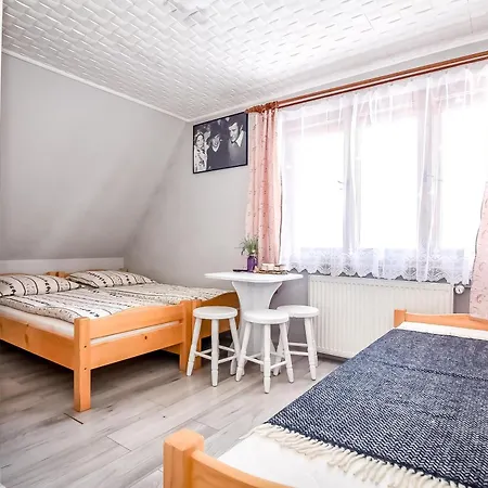 Quarto em Acomodações Particulares U Ewy *