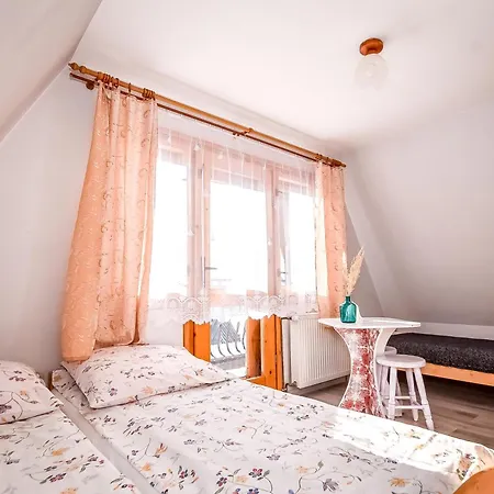 U Ewy Quarto em Acomodações Particulares *