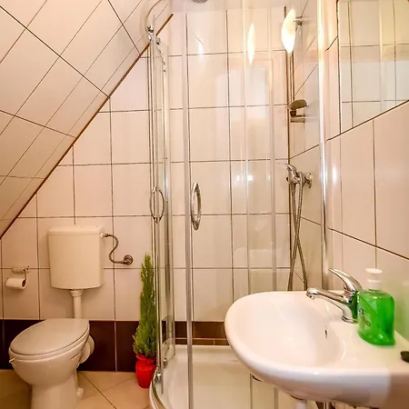 U Ewy Quarto em Acomodações Particulares *
