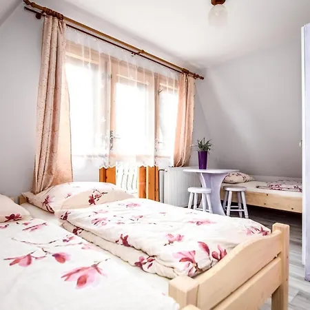 Quarto em Acomodações Particulares U Ewy *